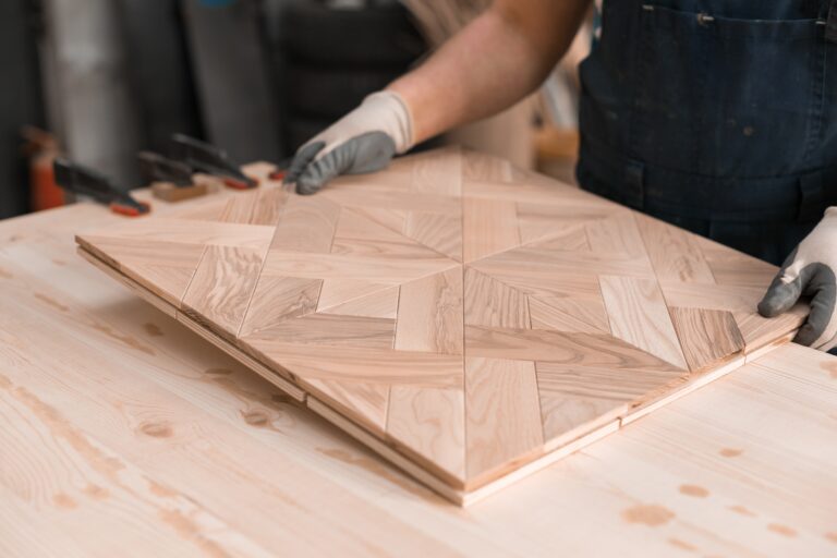 Entretien professionnel de surfaces en bois réalisé par une entreprise de nettoyage certifiée ISO à Genève, disponible à l'achat et livraison.